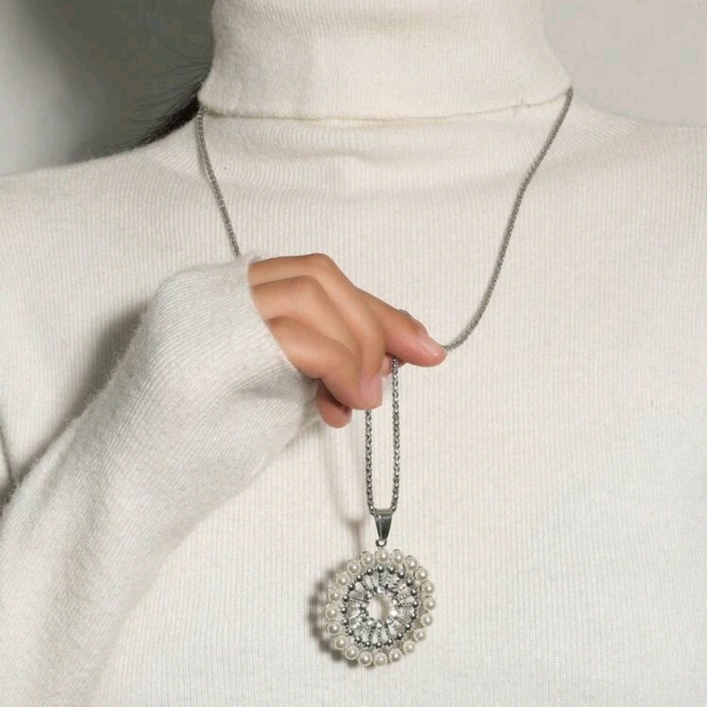 Elegant Vintage Style Silver color Pearl Pendant With Long Necklace